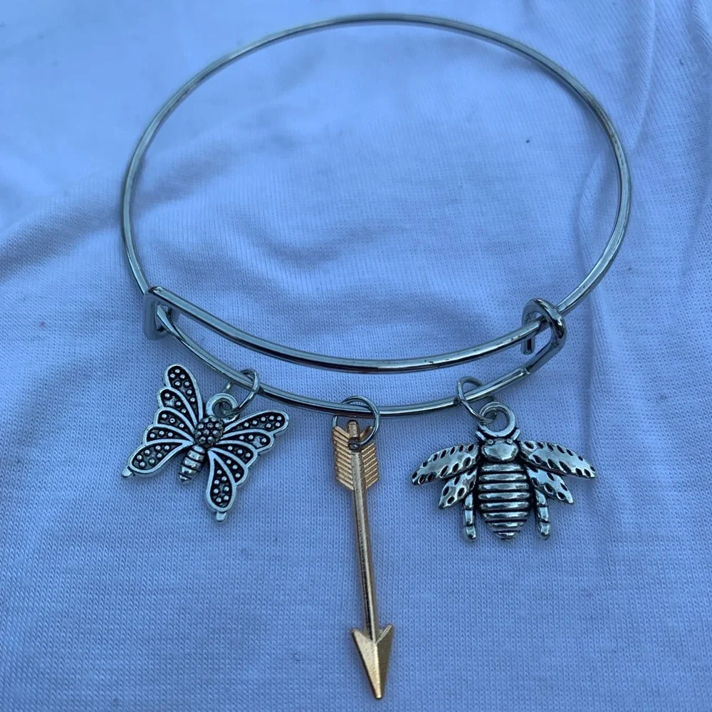 Brand New! Handmade! Adjustable Charm Bangle Bracelet!_3